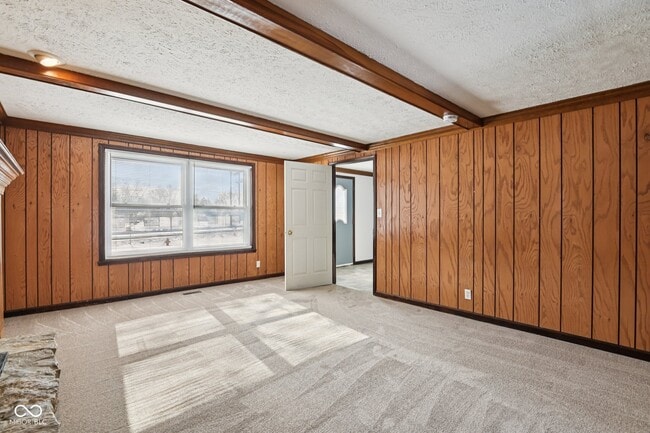 Building Photo - 218 W Main St