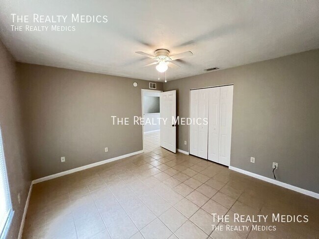 Building Photo - 13775 SE 41st Ct