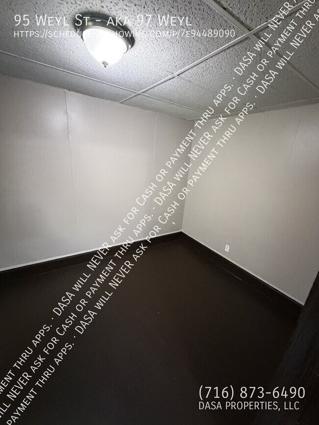 Building Photo - 95 Weyl St