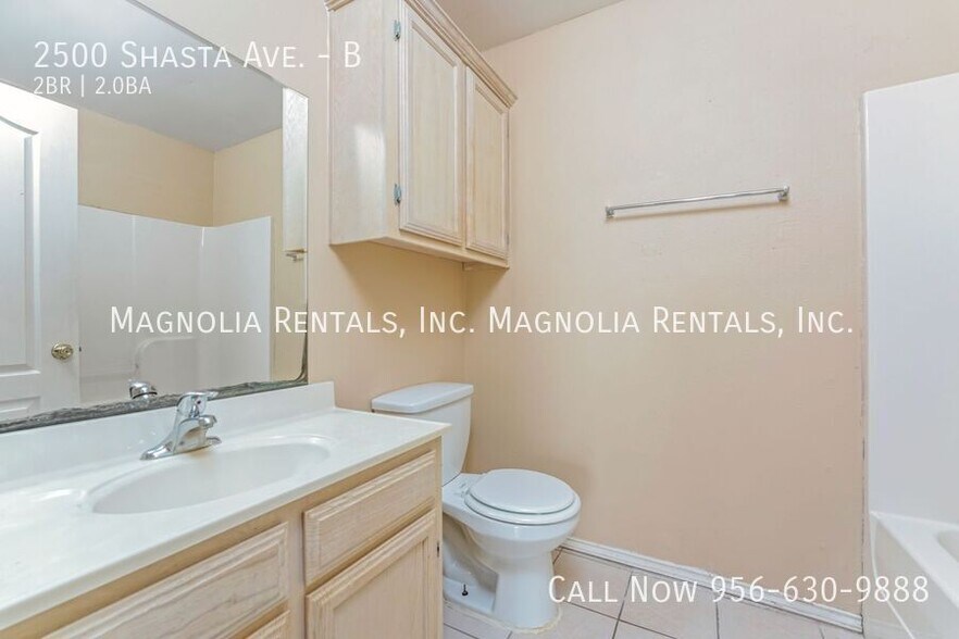 Building Photo - 2500 Shasta Ave W