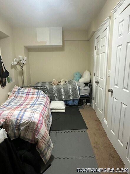 Building Photo - 55 Park Dr