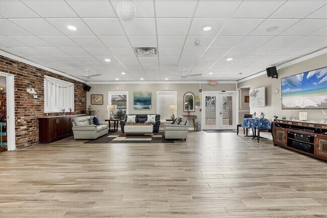 Building Photo - 1250 N Portofino Dr