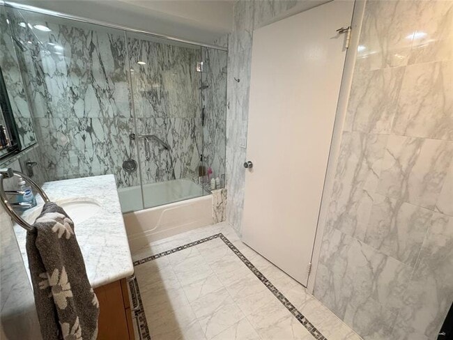 Building Photo - 4100 Galt Ocean Dr