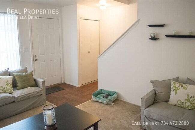 Building Photo - 420 Villa Dr