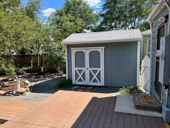 Building Photo - Cute East Denver Bungalow