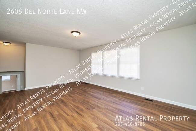 Building Photo - 2608 Del Norte Ln NW