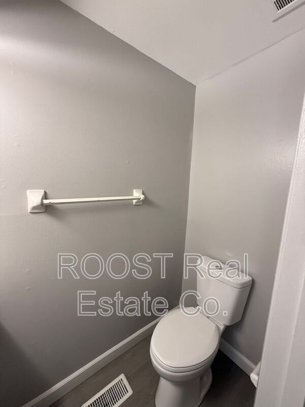 Building Photo - 6820-6826 Emerald Ave