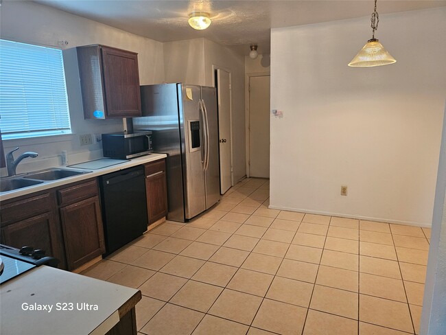 Building Photo - 1322 Fieldstone Dr