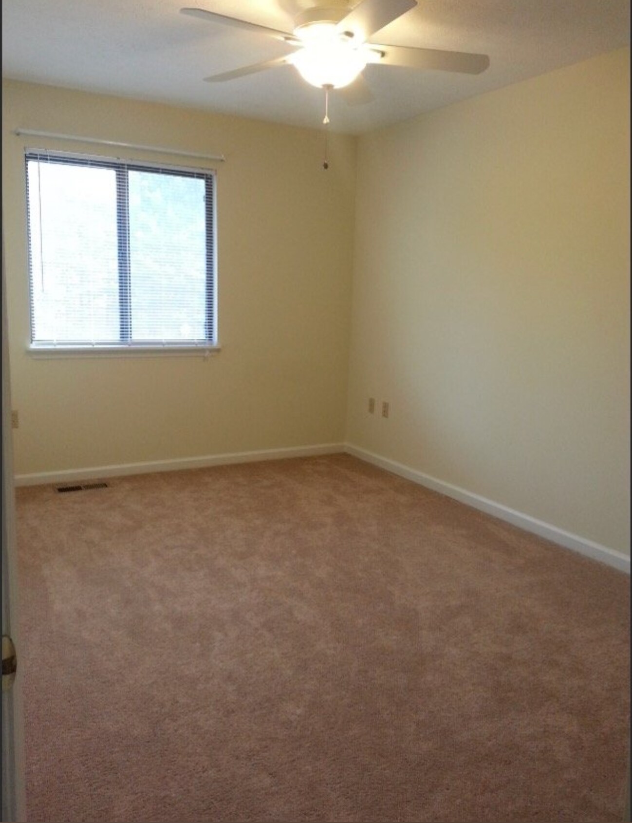 #2 Bedroom with large closet NOT AVAILABLE - 947 Lora Ln