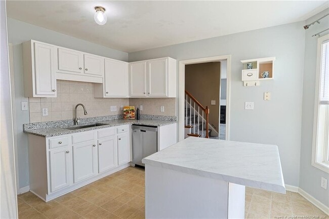 Building Photo - 5725 Azure Dr