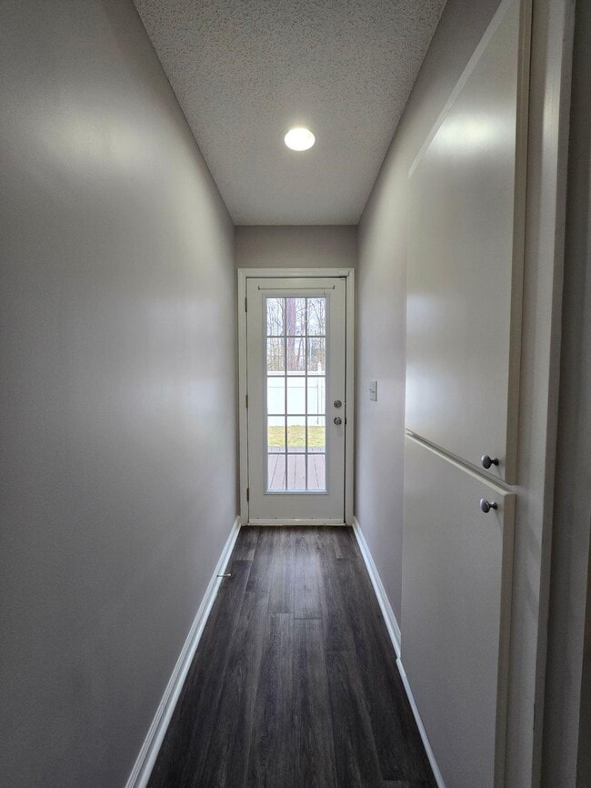 Building Photo - 810 Slidingrock Ln