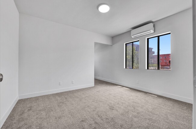 Building Photo - 2627 San Marino St