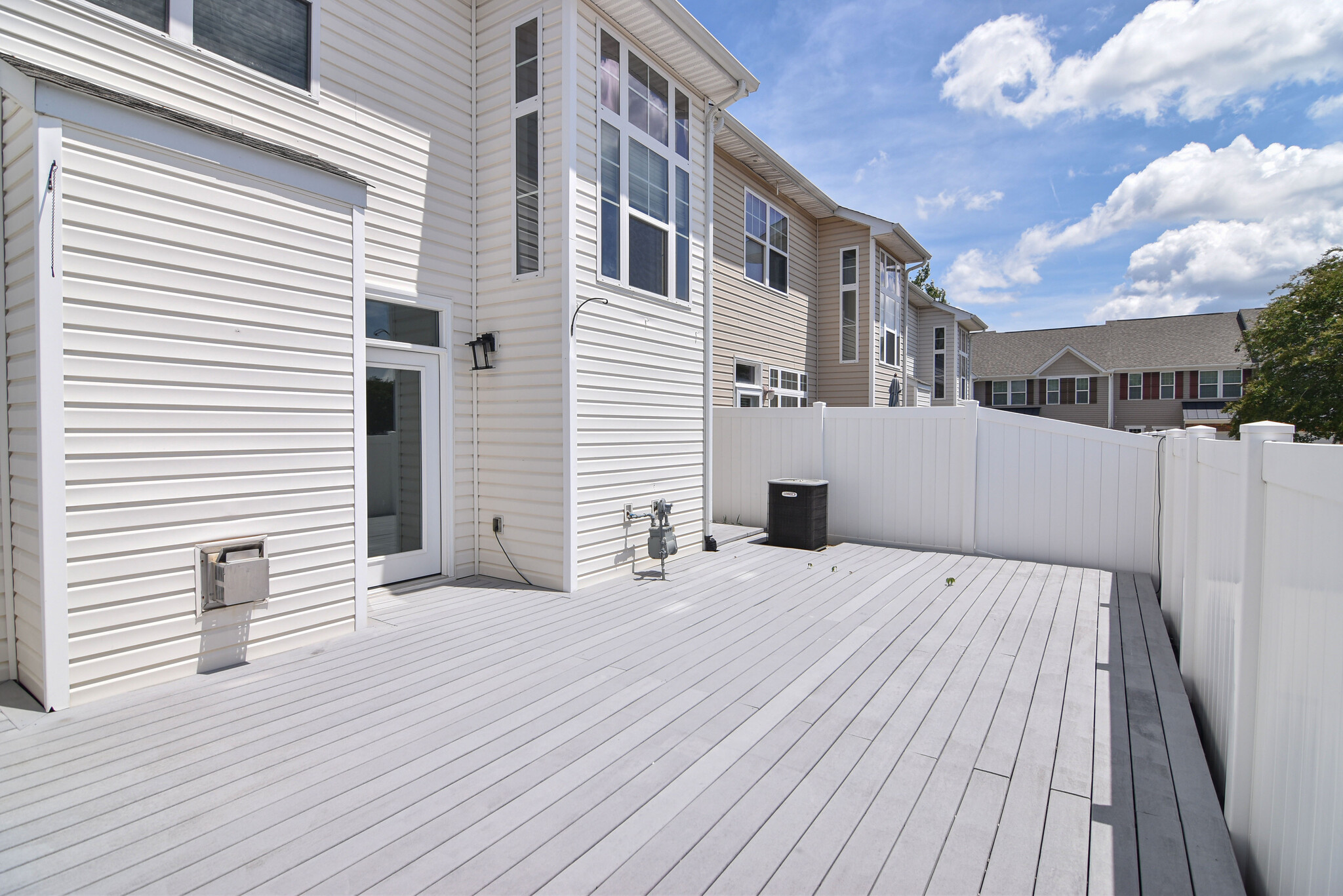 Building Photo - 2913 White Willow Rd