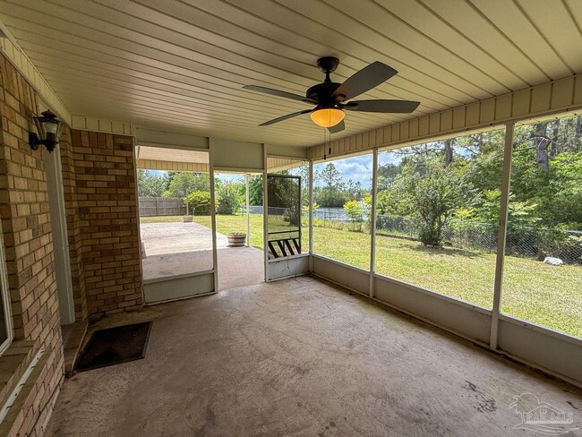 Building Photo - 10609 Creek Ridge Dr