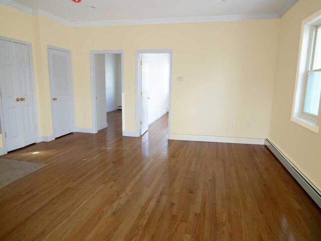 Building Photo - 1576 Anderson Ave