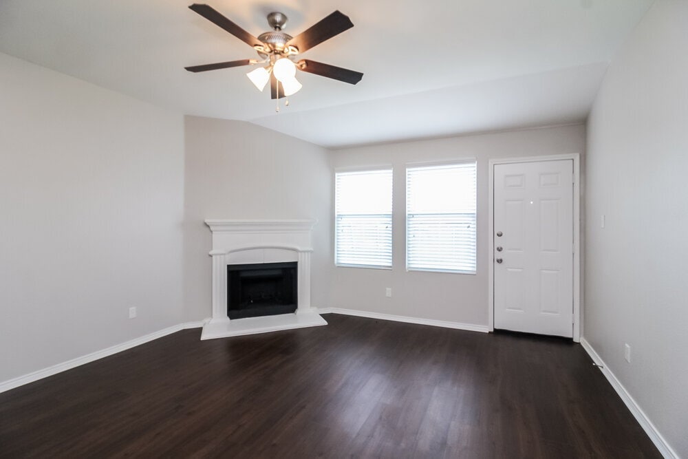 Building Photo - 1914 Palma Pita St