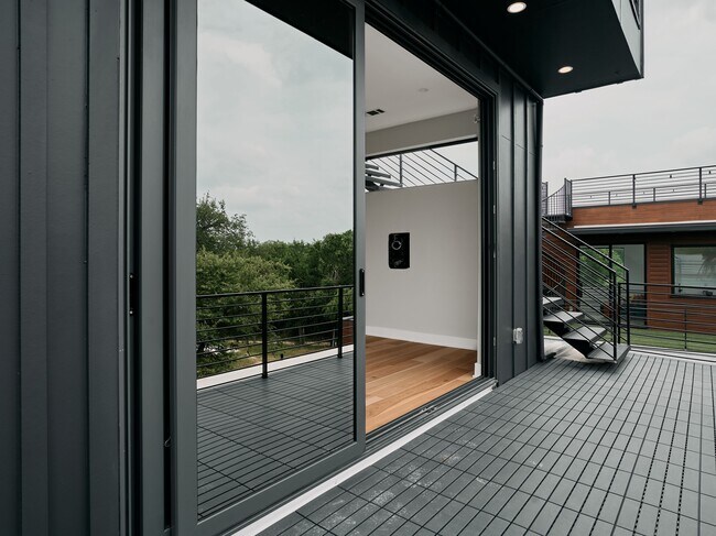 Building Photo - 412 Kemp St