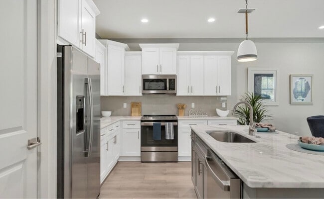 Building Photo - 15 Golden Bell Ct