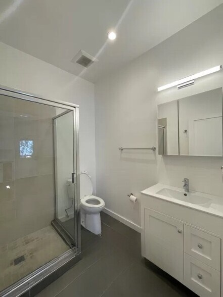 Bathroom - 535 30th St