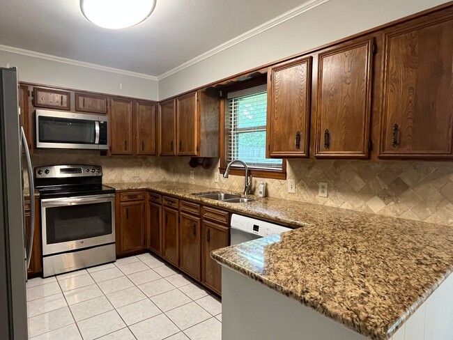 Building Photo - 617 Turtle Creek Dr