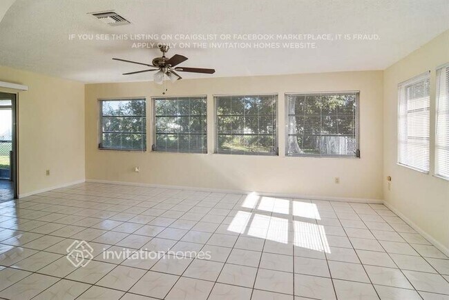 Building Photo - 801 SW Ivanhoe Dr