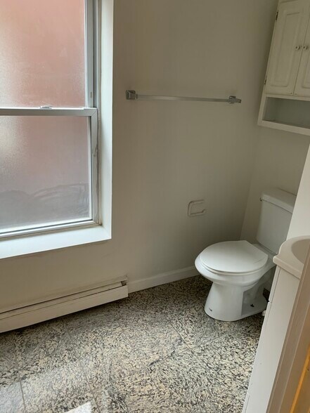 Building Photo - 28 Fleet St