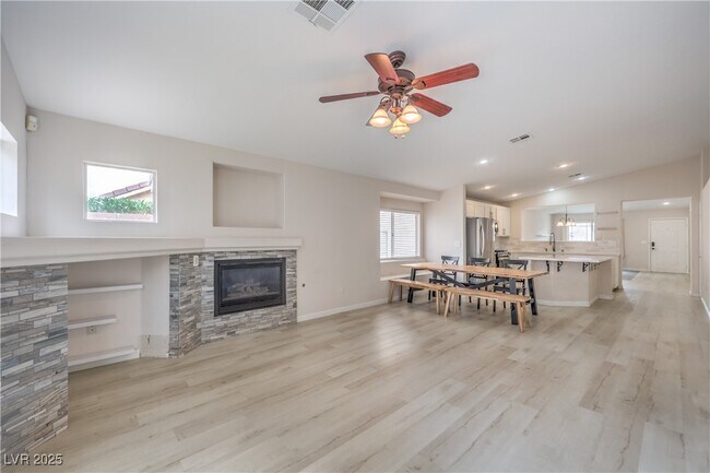 Building Photo - 8136 Shady Glen Ave