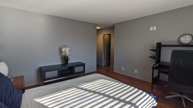 Building Photo - 8360 Greensboro Dr