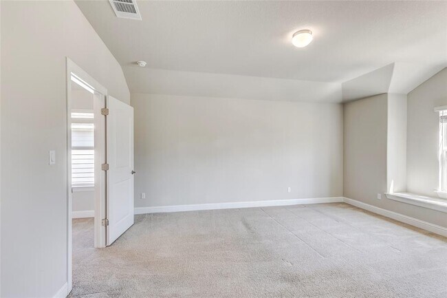 Building Photo - 113 Riverhill Dr