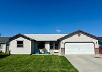Building Photo - Spacious 4-Bedroom Home with RV Parking & No Backyard Neighbors