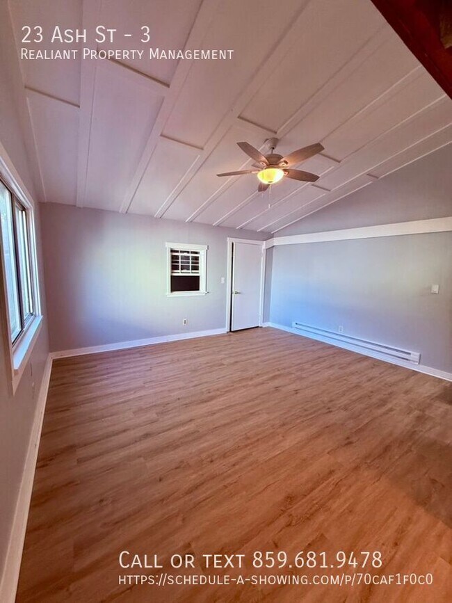 Building Photo - 23 Ash St