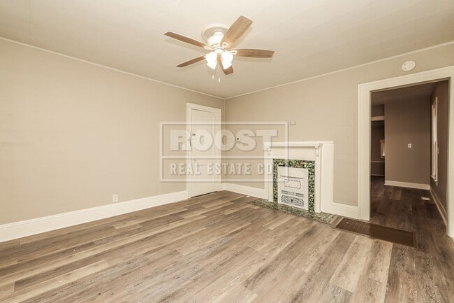 Building Photo - Two Bed One and a Half Bath in Springfield!