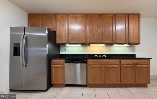 Building Photo - 515 9th St NW