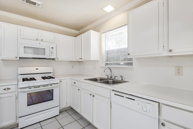 Building Photo - 4110 Bassingham Dr