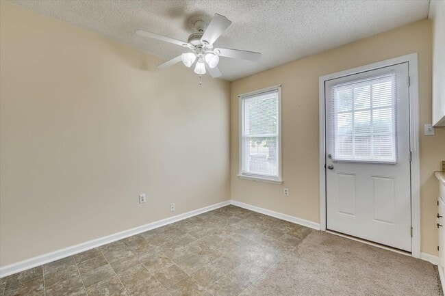 Building Photo - 125 Cyndee Cir