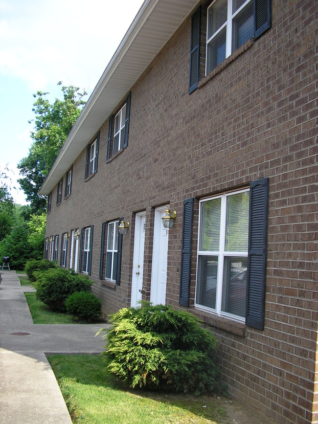 Building Photo - West Gate (Patriot Gates)