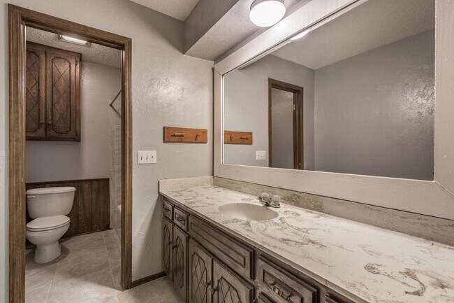 Building Photo - 3112 S Rankin St