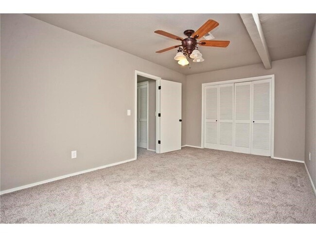 Building Photo - 14 Shakespeare Dr