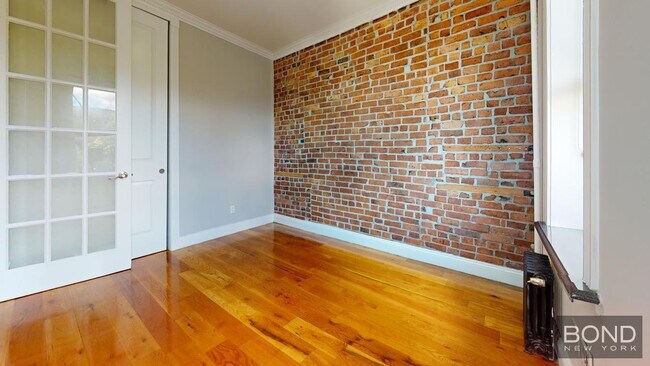 Building Photo - 179 Essex St