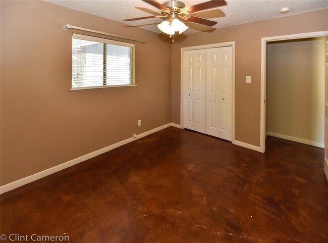 Building Photo - 2211 Lanier Dr