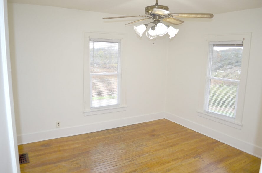 Building Photo - 3690 Enlow Rd