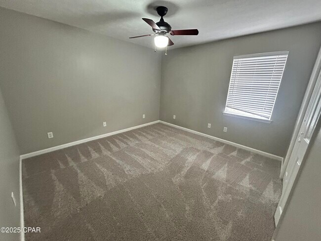 Building Photo - 810 E 24th St