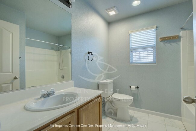 Building Photo - 3 bdrm 2 bth - Great Floorplan