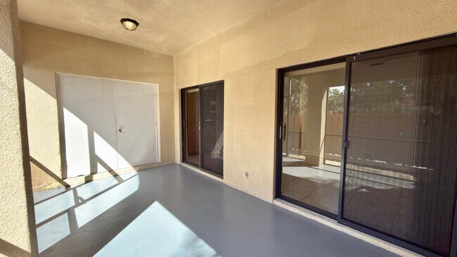 Building Photo - 501 Racquet Club Rd