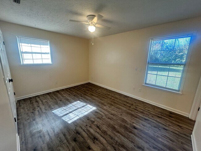 Building Photo - 712 Michigan Ave