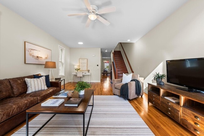 Building Photo - 975 N 6th St