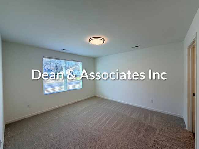 Building Photo - 827 Fish Camp Rd