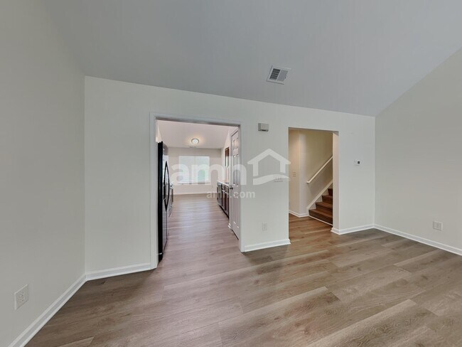 Building Photo - 8730 Royal Bluff Dr