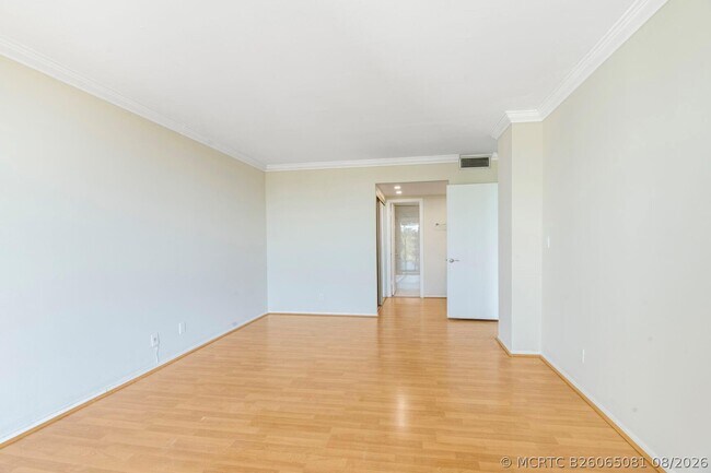 Building Photo - 3800 N Hills Dr