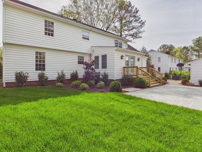 Building Photo - 1602 Harborough Rd